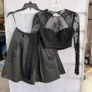 SHERRI HILL 2 piece formal top and skirt